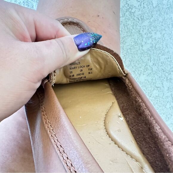 Coach Mary lock up flats loafers caramel brown pebbled leather Sz 6.5 - Picture 9 of 9